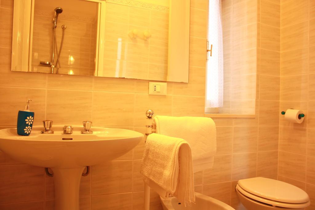 Hotel Ca' Del Sol à Cagliari Extérieur photo