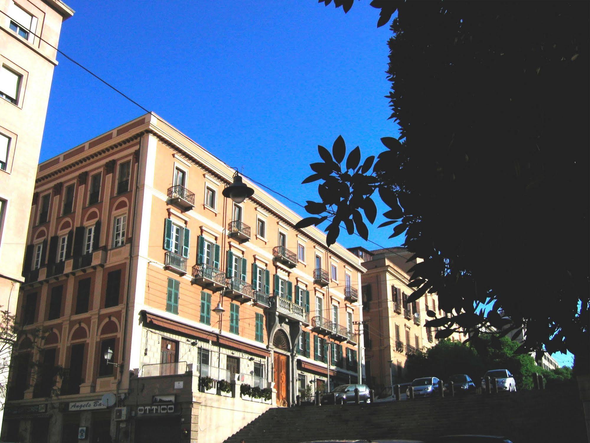 Hotel Ca' Del Sol à Cagliari Extérieur photo