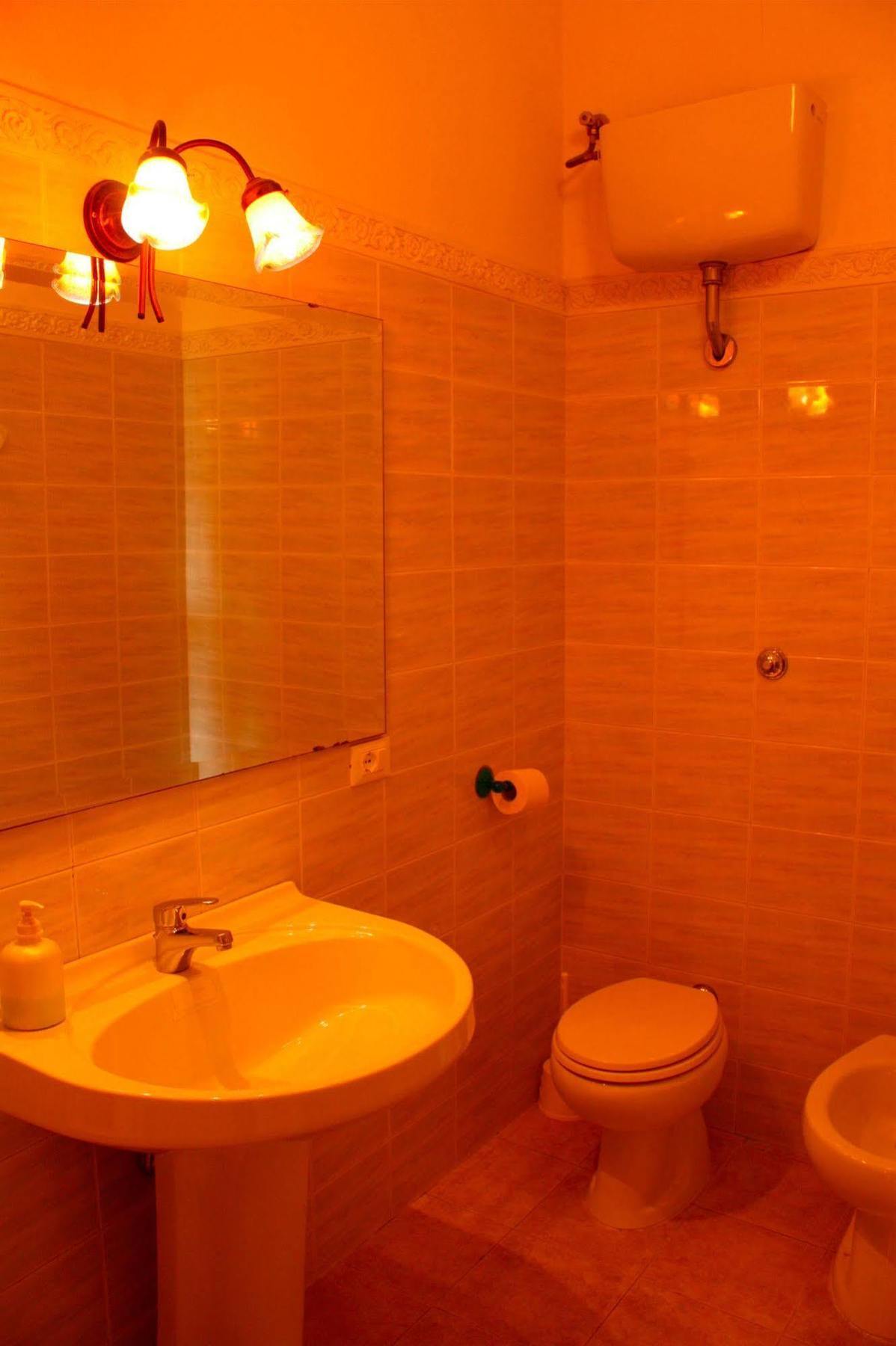 Hotel Ca' Del Sol à Cagliari Extérieur photo