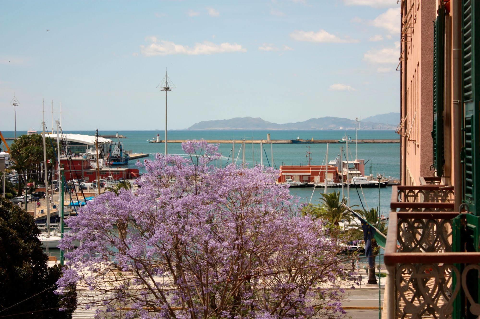 Hotel Ca' Del Sol à Cagliari Extérieur photo
